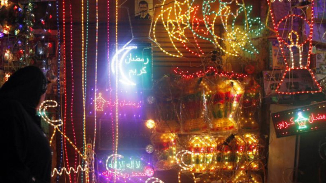 Penjual lampu di Mesir saat Ramadan