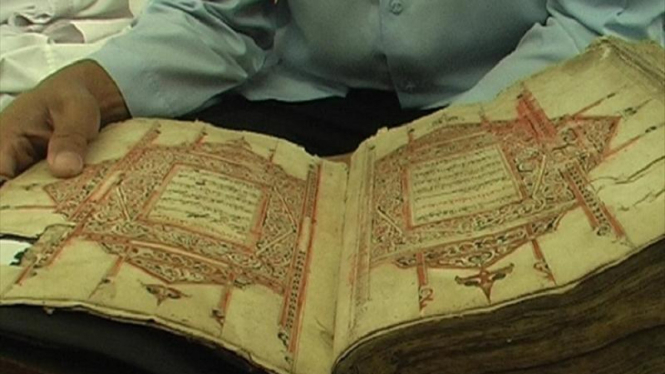 Al-Quran kitab suci umat Islam.