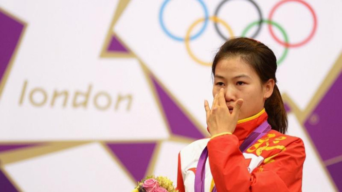 Peraih emas pertama di Olimpiade 2012 London, Siling Yi asal China