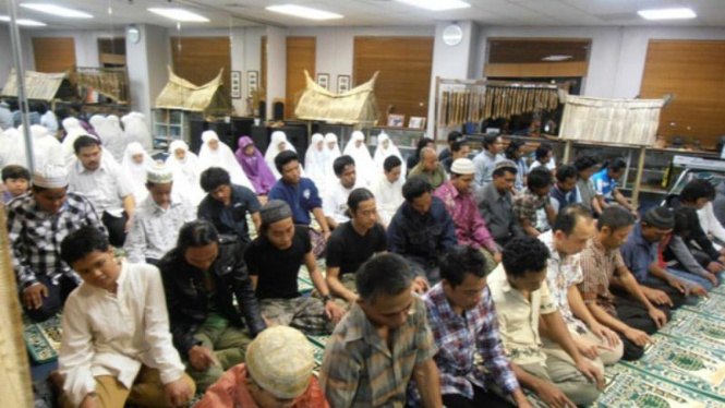 Sholat taraweh bersama di Auditorium KBRI Fiji