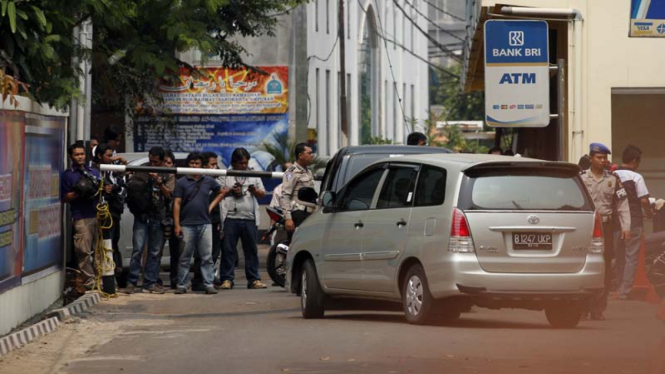 Mobil KPK dihadang Usai Geledah Korlantas Mabes Polri