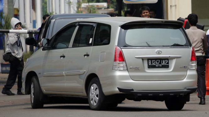 Mobil KPK dihadang Usai Geledah Korlantas Mabes Polri