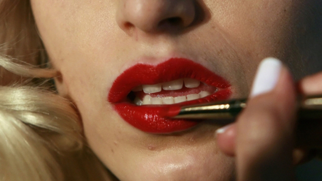 Pilih lipstik yang aman dan memiliki izin dari Badan Pengawas Obat dan Makanan (BPOM). 