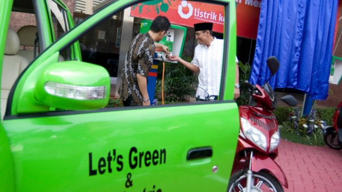 Stasiun Pengisian Listrik Umum (SPLU) pertama di Jakarta