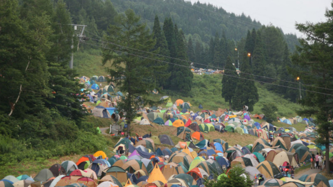 Lokasi perkemahan di Fuji Rock Festival