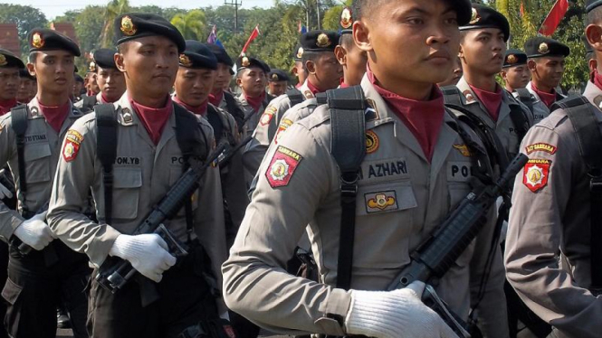 Polisi di Surabaya