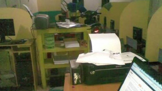 Bolos Sekolah Hanya untuk Pergi ke Warnet