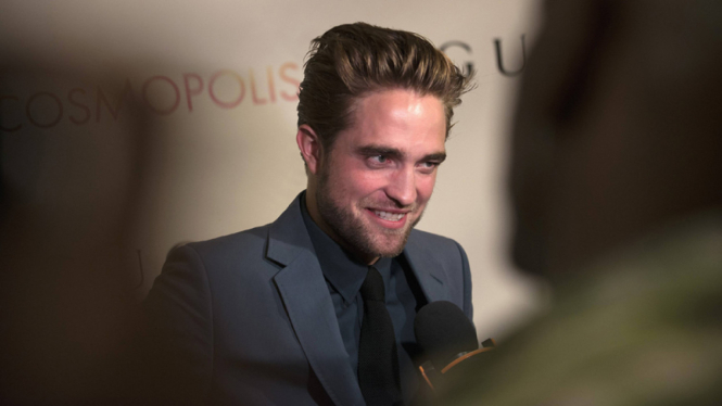 Robert Pattinson menghadiri pemutaran perdana film 'Cosmopolis'