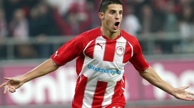 O atacante Olympiakos Piraeus, Kevin Mirallas.