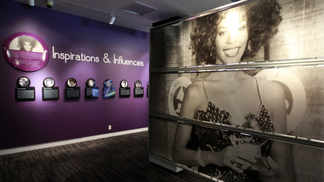 Museum Grammy Beri Penghargaan untuk Whitney Houston