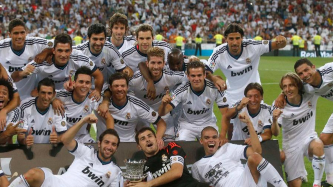 Pemain Real Madrid merayakan gelar Piala Super Sapanyol