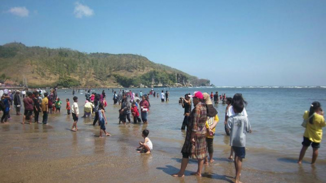 Pesona Keindahan Pantai Logending Di Kebumen Viva