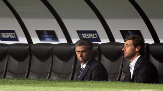 Jose Mourinho (kiri) dan Andre Villas-Boas