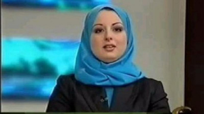 Seorang presenter televisi Mesir.