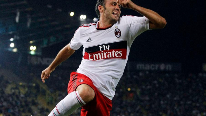 Striker AC Milan, Giampaolo Pazzini