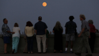 Inggris Akhirnya Menyaksikan Blue Moon Setelah 150 Tahun