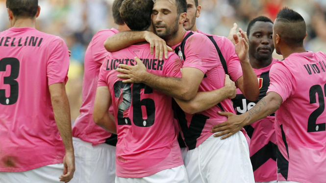 Pemain Juventus rayakan kemenangan atas Udinese