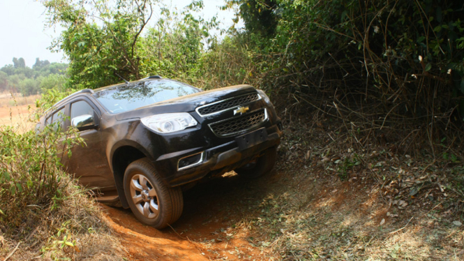 Menguji Chevrolet Trailblazer di Medan Off Road