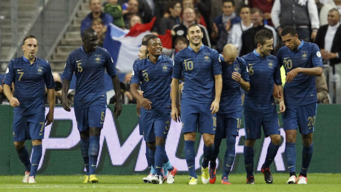 Pemain timnas Prancis rayakan kemenangan atas Belarusia