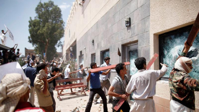 Kedubes AS di Yaman dihancurkan massa