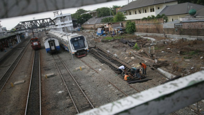 Pembangunan jalur kereta api 