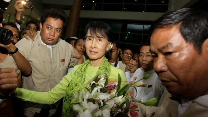 Aung San Suu Kyi bertolak menuju Amerika