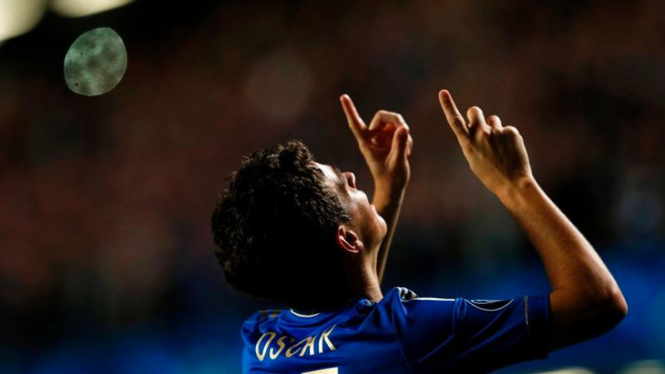 Pemain Chelsea, Oscar, saat merayakan golnya