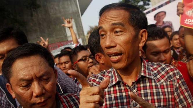 Jokowi Temui Pendukung di Posko Pemenangan