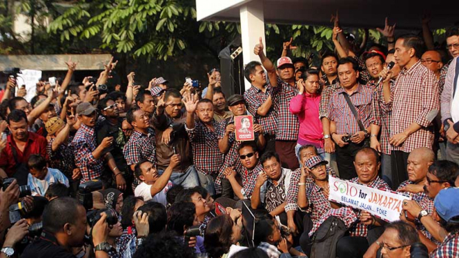 Jokowi Temui Pendukung di Posko Pemenangan