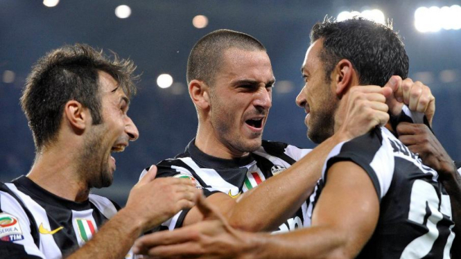 Pemain Juventus merayakan gol saat lawan Chievo