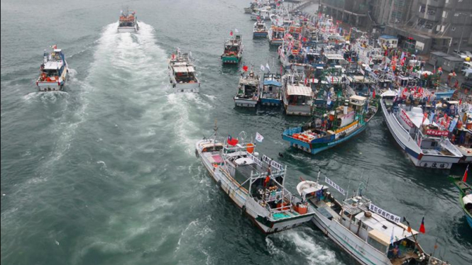 Kapal nelayan Taiwan menuju  pulau sengketa Jepang-China