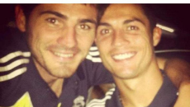 Foto Iker Casillas dan Ronaldo