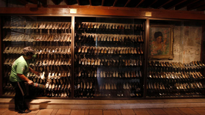 Ratusan sepatu Imelda Marcos rusak