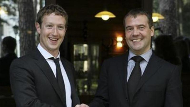 CEO Facebook Mark Zuckerberg dan PM Rusia Dmitry Medvedev