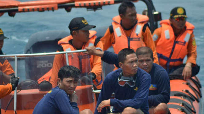 SAR mencari korban kapal tenggelam Bahuga Jaya