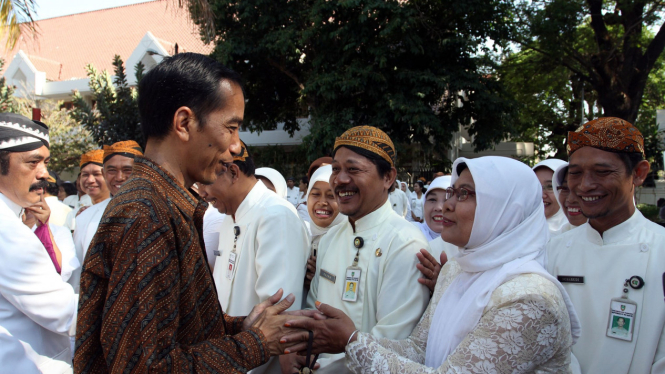 Gubernur DKI Jakarta terpilih, Joko Widodo pamitan dengan PNS Solo