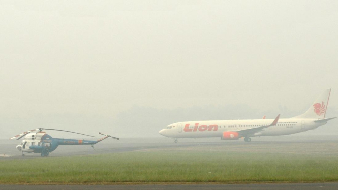 Kabut asap di Bandara Udara Sultan Mahmud Badaruddin II, Palembang