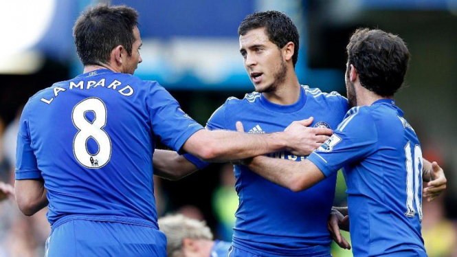 Eden Hazard (tengah), Frank Lampard dan Juan Mata