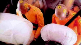 Hantam Tiang Listrik, Pantas Saja Airbag Tak Mengembang