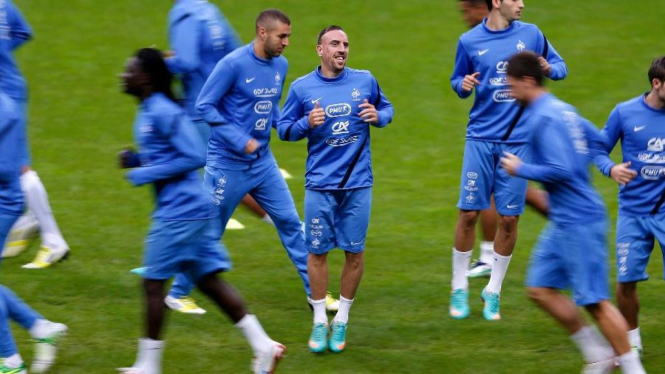 Franck Ribery (tengah) latihan bersama timnas Prancis