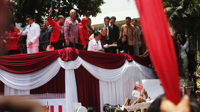 Jokowi Berikan Sambutan di Depan Pendukungnya