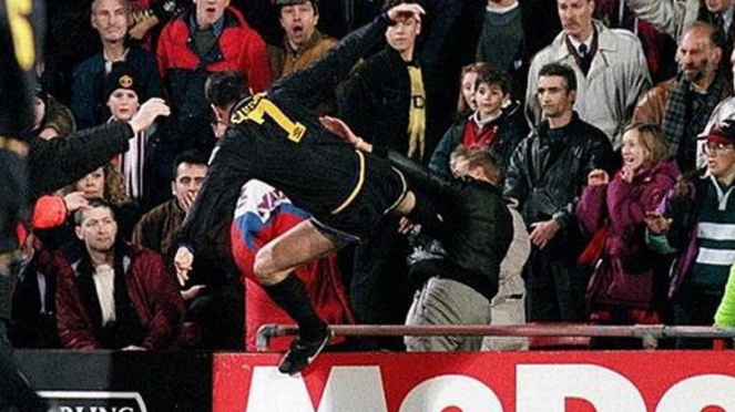 Tendangan Kungfu Eric Cantona pada 1995