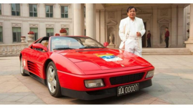 Li Xiaohua, pemilik Ferrari pertama di China