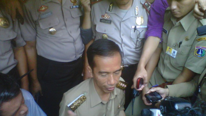 Gubernur DKI Joko Widodo atau Jokowi di Pasar Senen