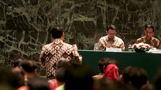 Jokowi - Ahok Rapat Dengan Lurah dan Camat