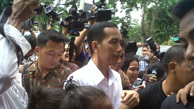 Gubernur DKI Jakarta Joko Widodo (Jokowi) keliling kampung
