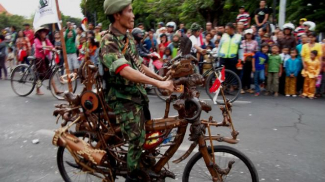  Sepeda  Bambu yang Unik di  Surabaya 