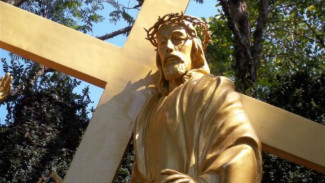 Pastor Disalib ISIS di Hari Paskah