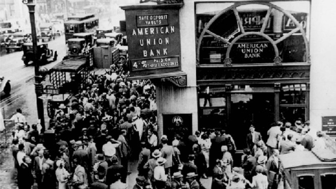 Rakyat AS di New York ramai-ramai menarik dana dari bank 1929