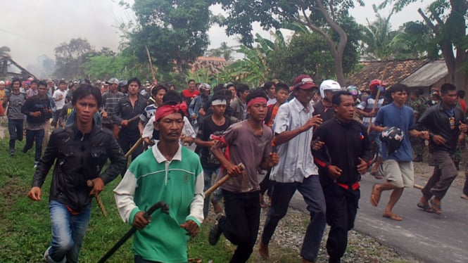 Bentrok Antar Warga di Lampung